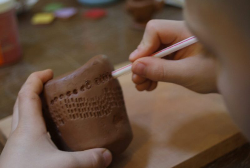 Atelier de poterie pour enfants à Chamaret - 1