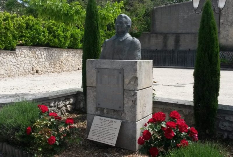 Buste Albert Séverin Roche à Réauville - 1