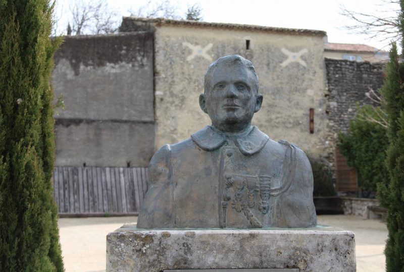 Buste Albert Séverin Roche à Réauville - 0